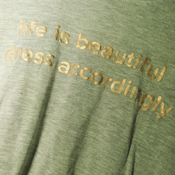 🟪 Forever 21 women's S grey graphic short sleeve high low cropped t-shirt - Picture 2 of 3